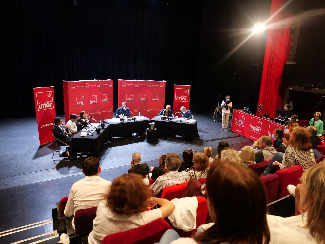 Le Grand Face-à-face délocalise son enregistrement à Cergy le temps d'une émission